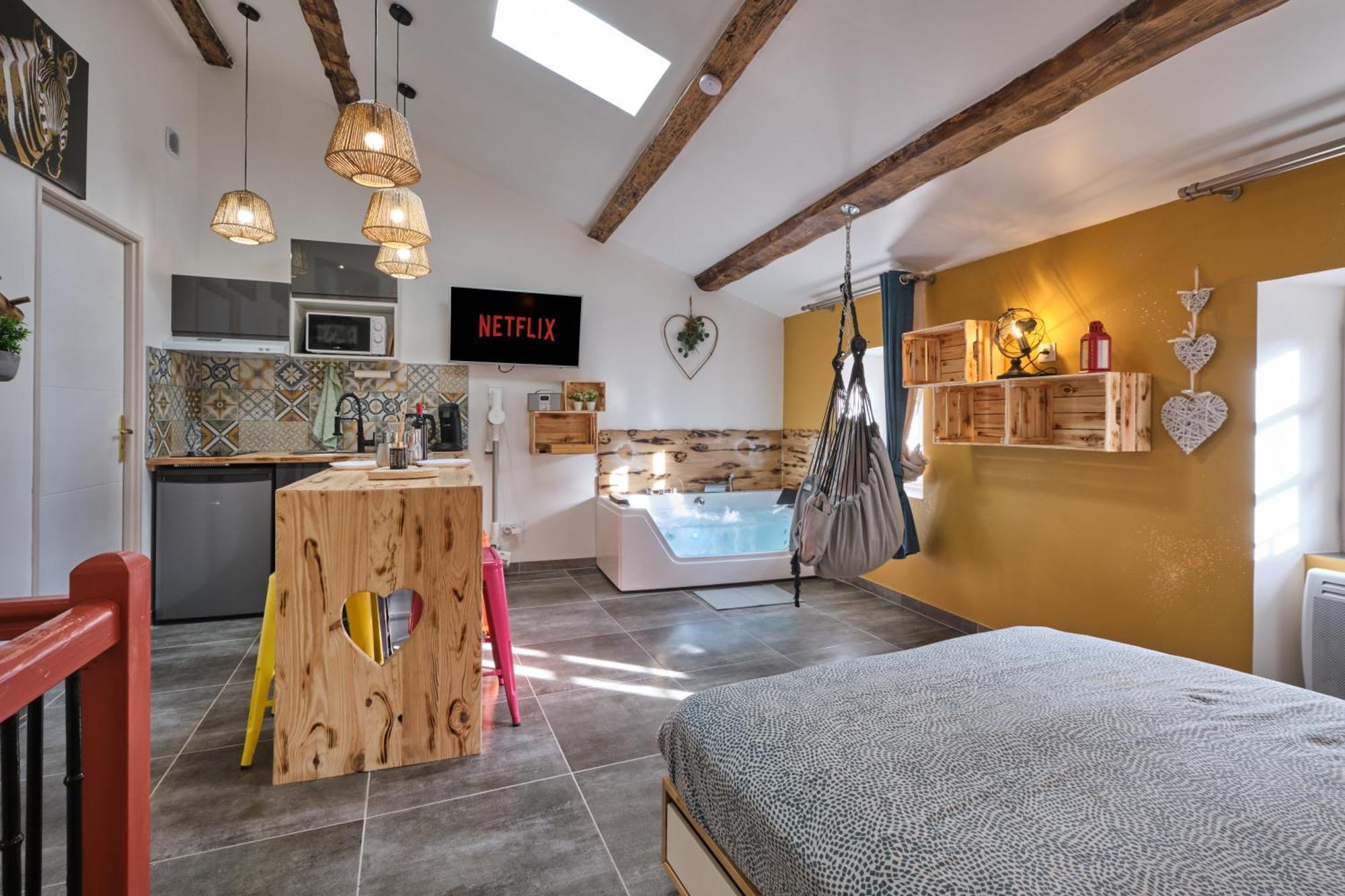 Place Carnot - Studio Tout Equipe Avec Jacuzzi Proche Toutes Commodites Carcasona Exterior foto