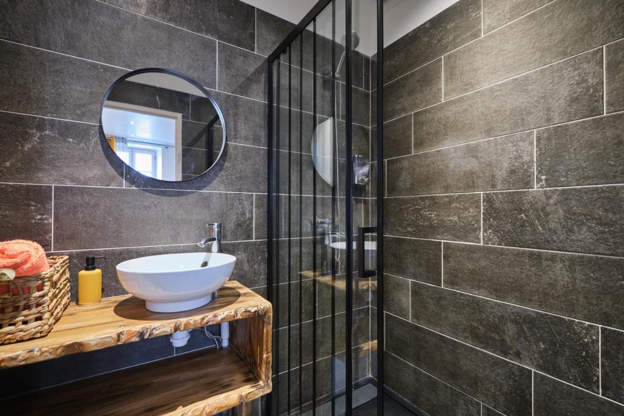 Place Carnot - Studio Tout Equipe Avec Jacuzzi Proche Toutes Commodites Carcasona Exterior foto