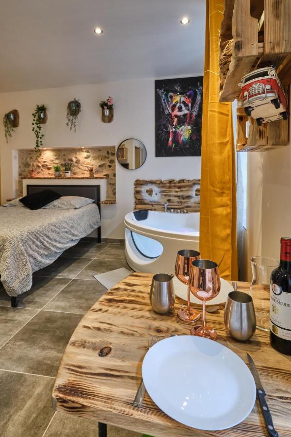 Place Carnot - Studio Tout Equipe Avec Jacuzzi Proche Toutes Commodites Carcasona Exterior foto