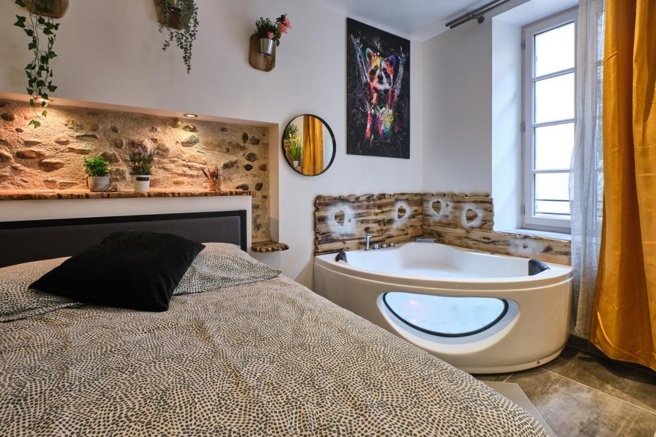 Place Carnot - Studio Tout Equipe Avec Jacuzzi Proche Toutes Commodites Carcasona Exterior foto