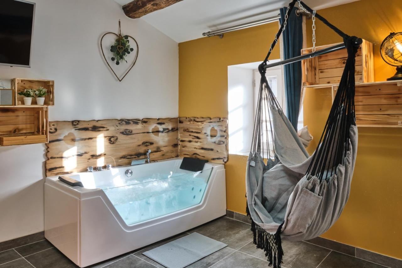 Place Carnot - Studio Tout Equipe Avec Jacuzzi Proche Toutes Commodites Carcasona Exterior foto