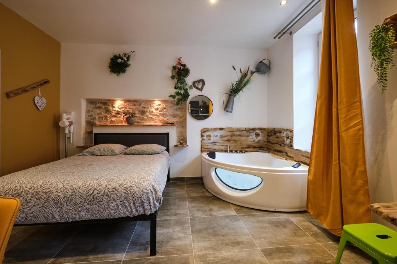 Place Carnot - Studio Tout Equipe Avec Jacuzzi Proche Toutes Commodites Carcasona Exterior foto
