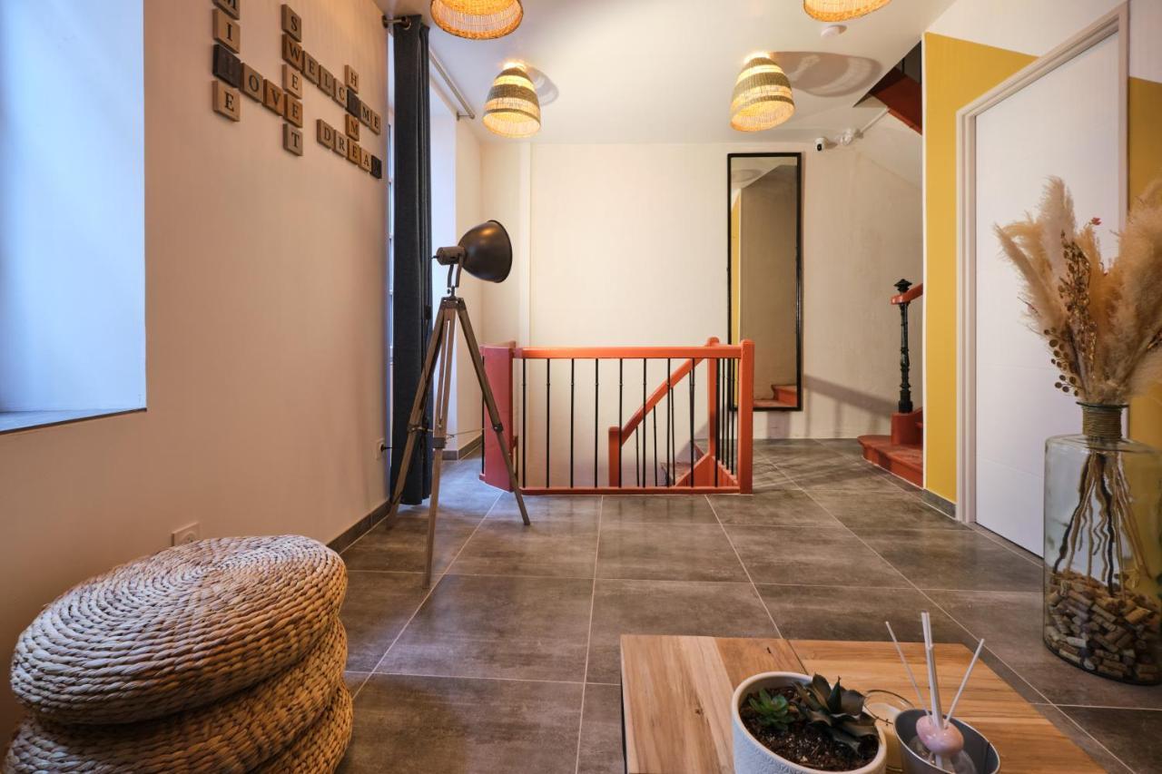Place Carnot - Studio Tout Equipe Avec Jacuzzi Proche Toutes Commodites Carcasona Exterior foto