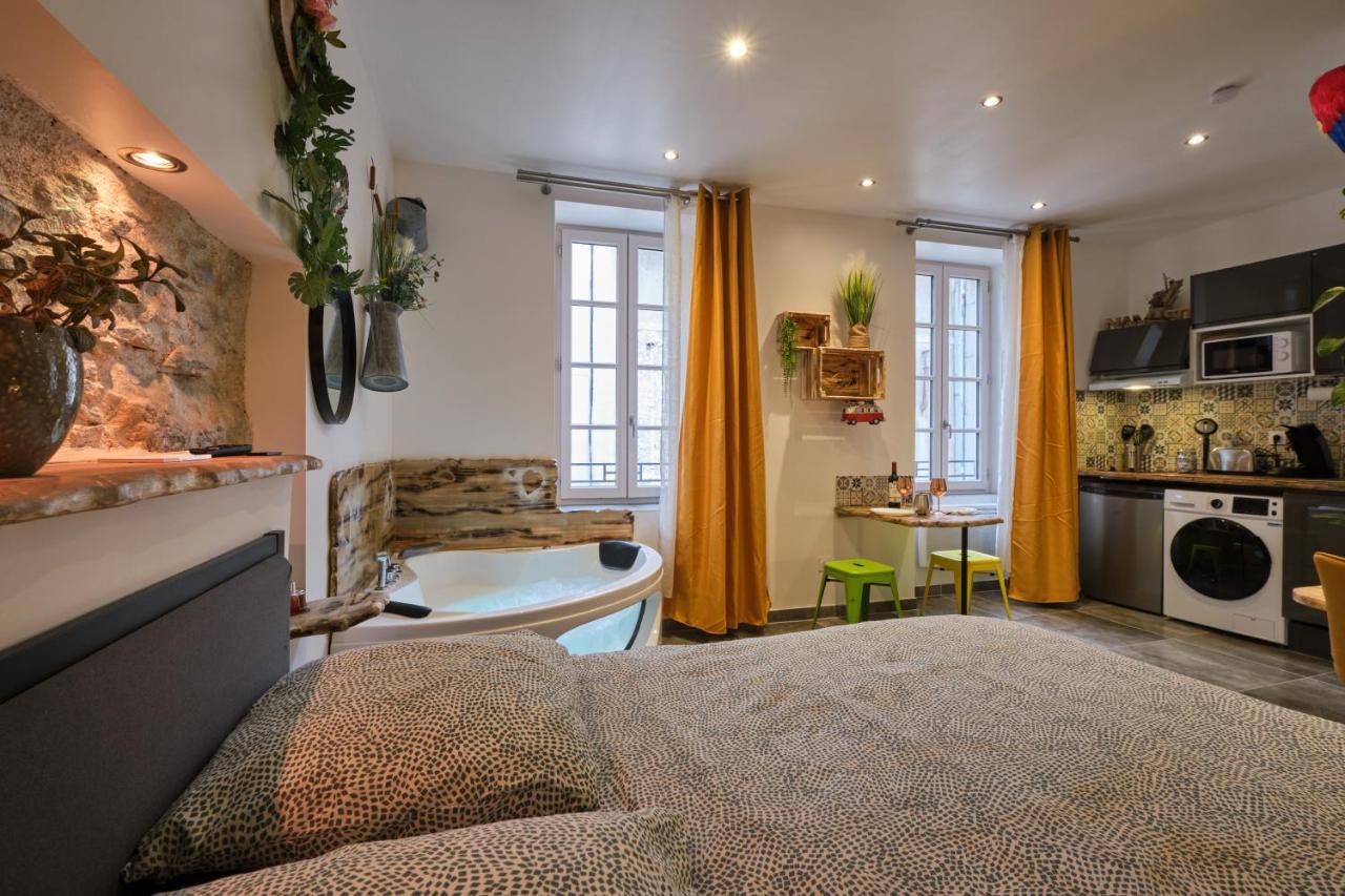 Place Carnot - Studio Tout Equipe Avec Jacuzzi Proche Toutes Commodites Carcasona Exterior foto