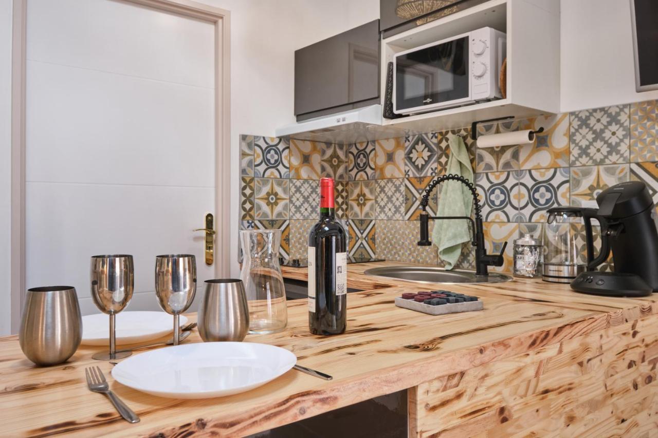 Place Carnot - Studio Tout Equipe Avec Jacuzzi Proche Toutes Commodites Carcasona Exterior foto