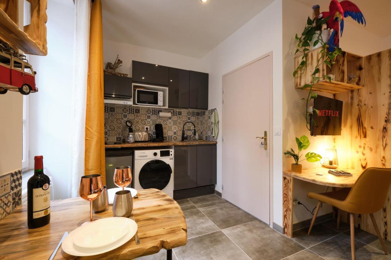 Place Carnot - Studio Tout Equipe Avec Jacuzzi Proche Toutes Commodites Carcasona Exterior foto